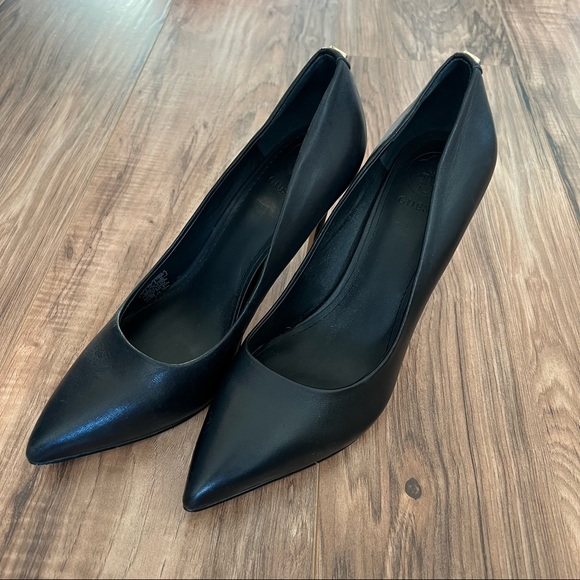 🦊Guess Leather Pumps - Picture 2 of 11